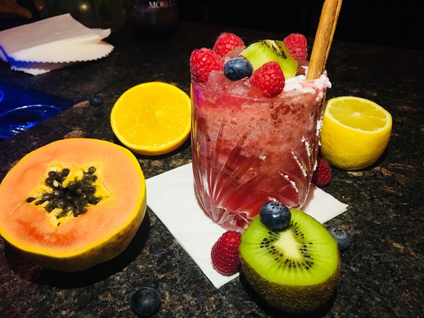 Beeren-Cocktail mit frischen Früchten