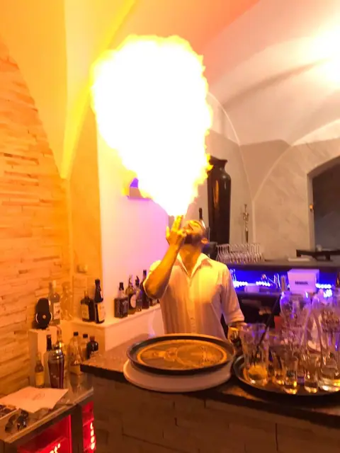 Feuershow an der Bar